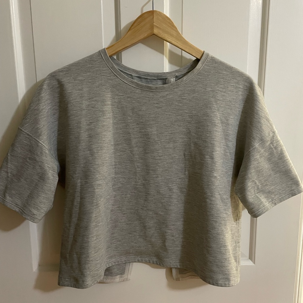 Lululemon Grey Short Sleeve Tee Shirt Size 8